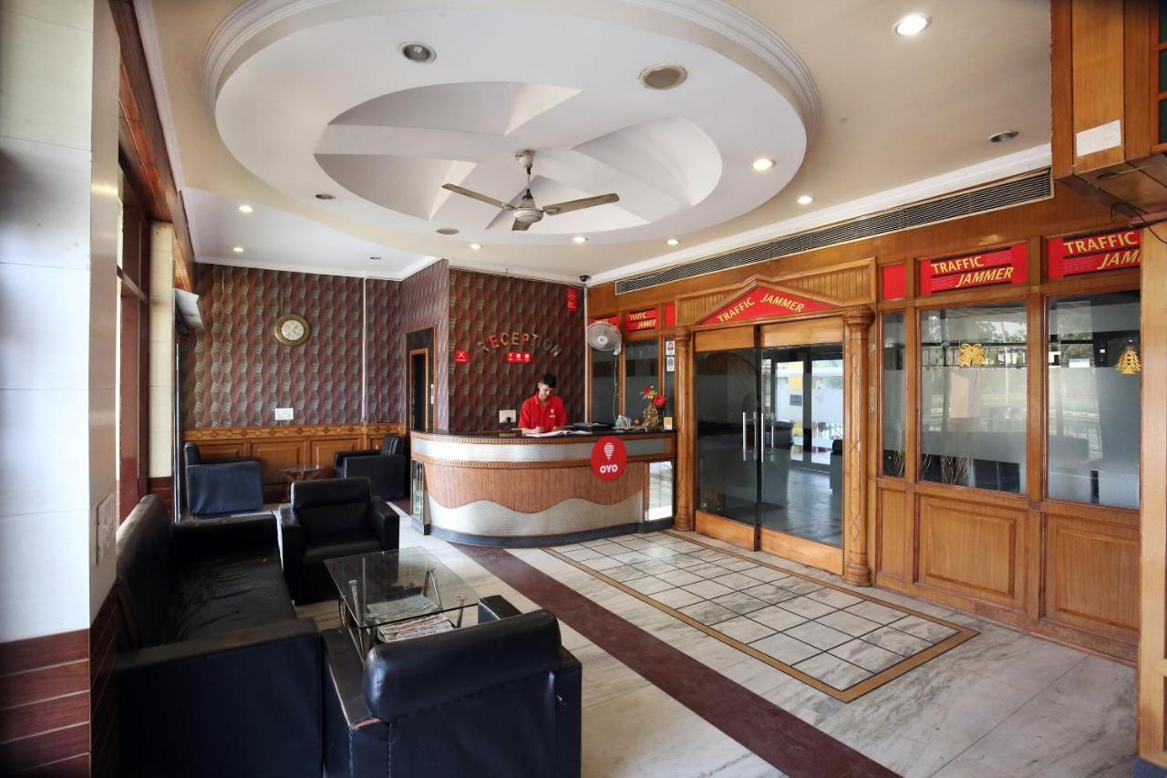 Capital O 10990 Hotel Gobind Regency Zirakpur Exterior foto