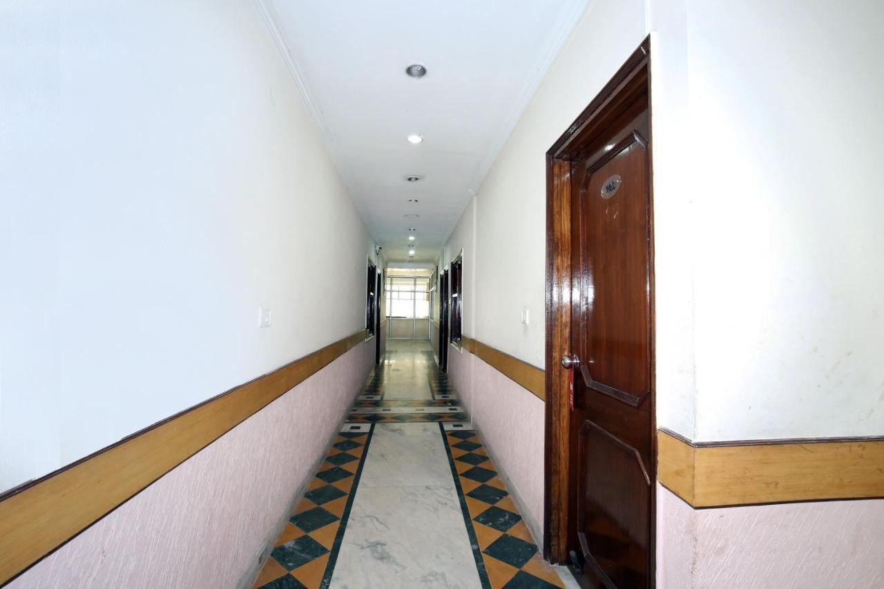 Capital O 10990 Hotel Gobind Regency Zirakpur Exterior foto